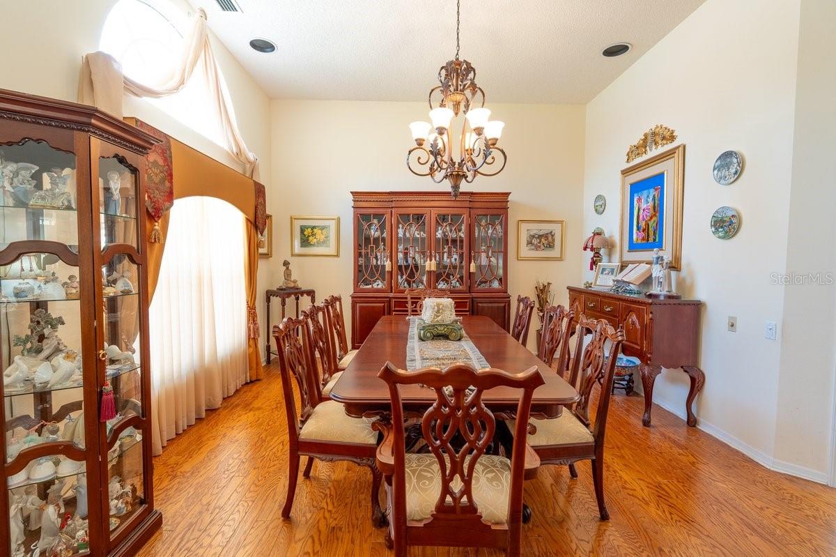 Listing photo id 2 for 30341 Fairway Drive