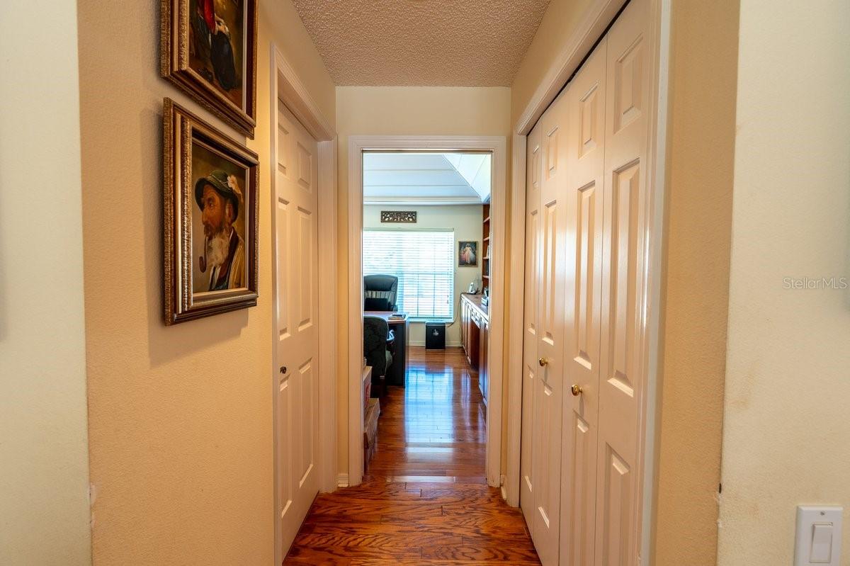 Listing photo id 4 for 30341 Fairway Drive