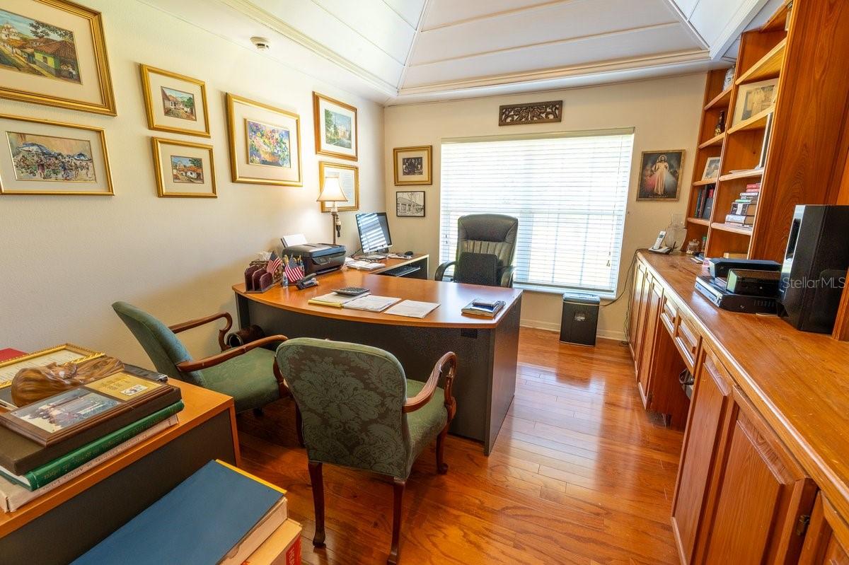 Listing photo id 5 for 30341 Fairway Drive