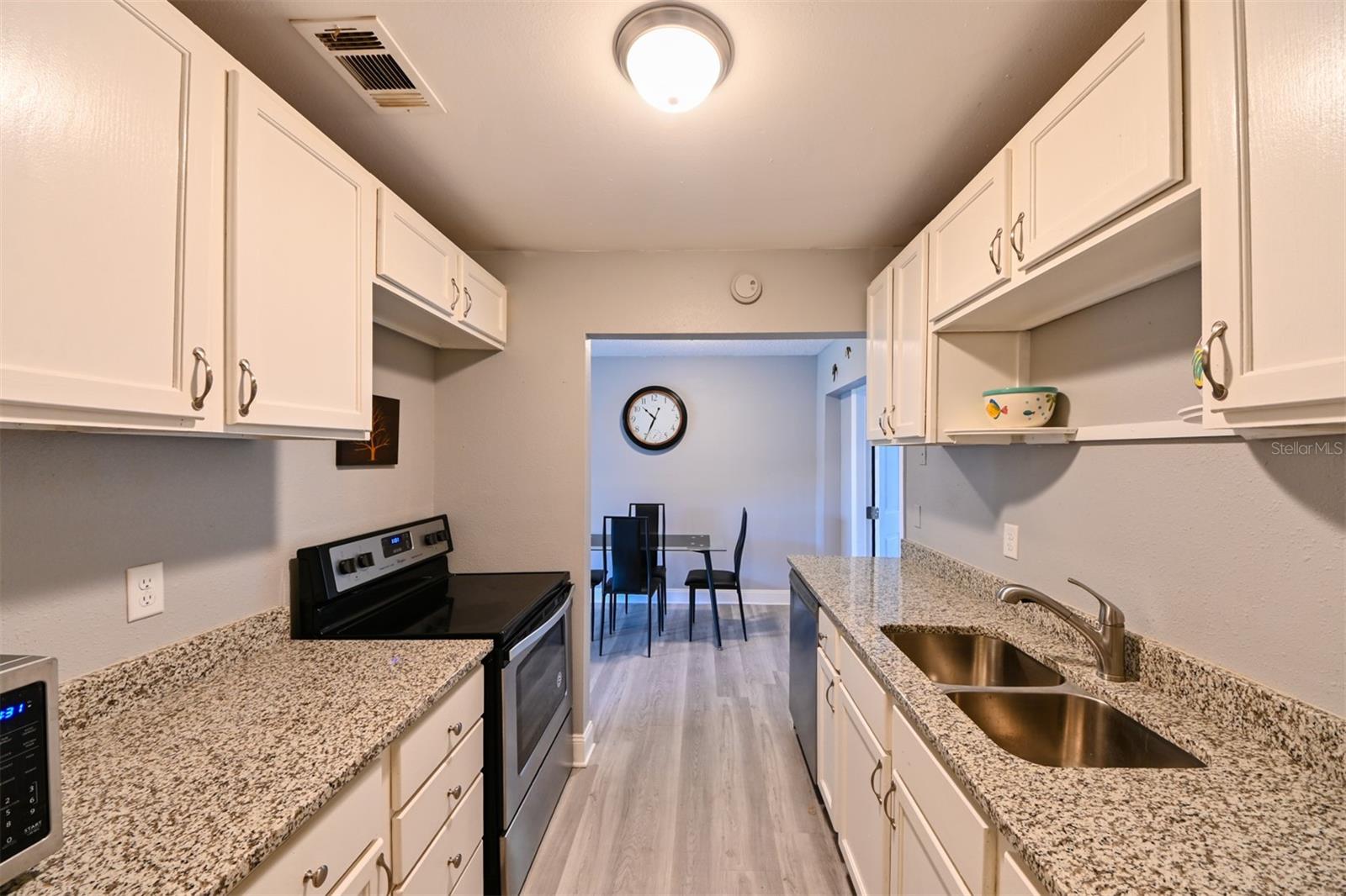 Image 11 of 42 For 10427 Abbeville Street