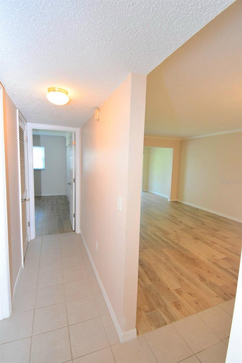 Image 13 of 30 For 946 Virginia Street 102