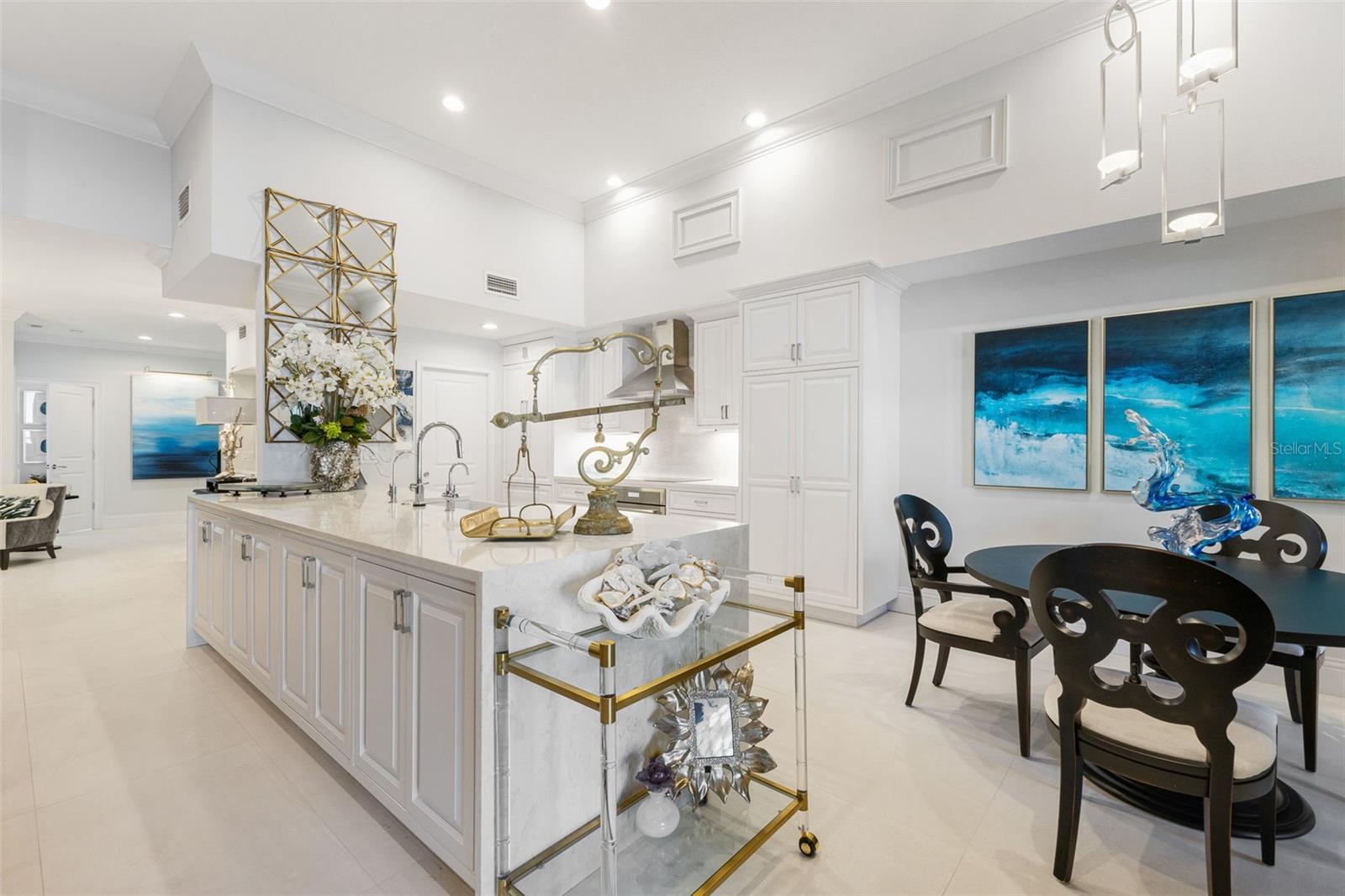 Listing photo id 10 for 4949 Bayshore Boulevard 4949a