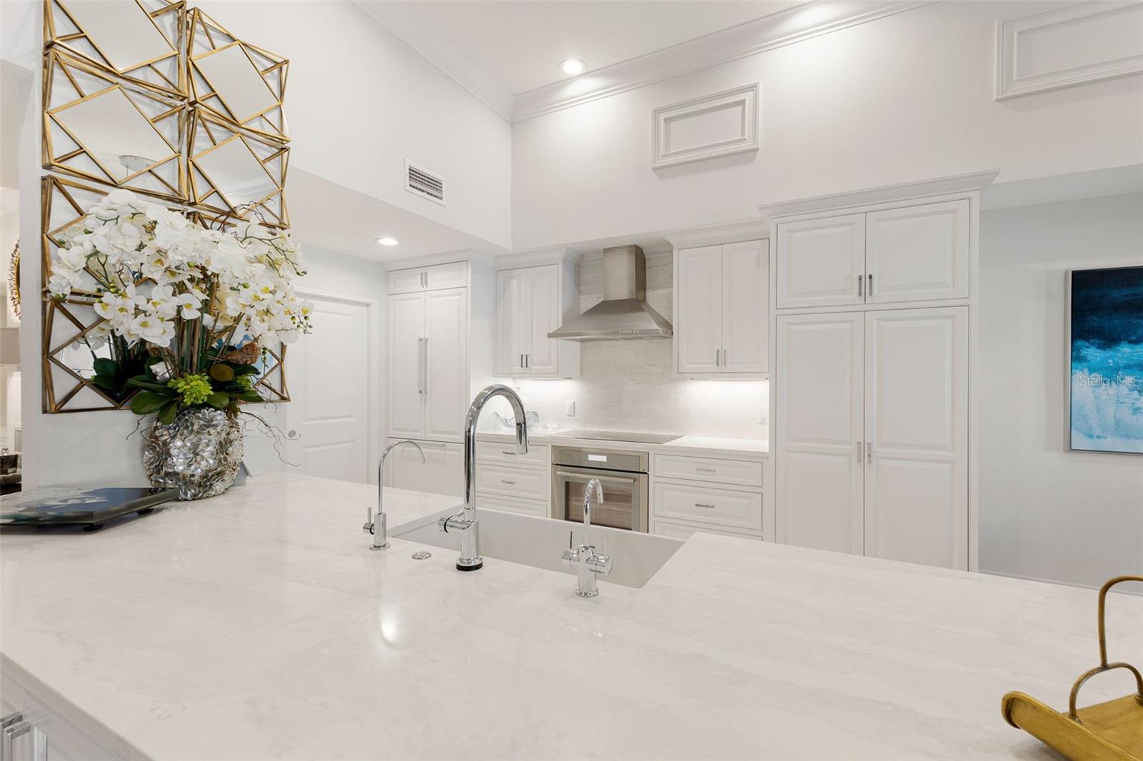 Listing photo id 11 for 4949 Bayshore Boulevard 4949a