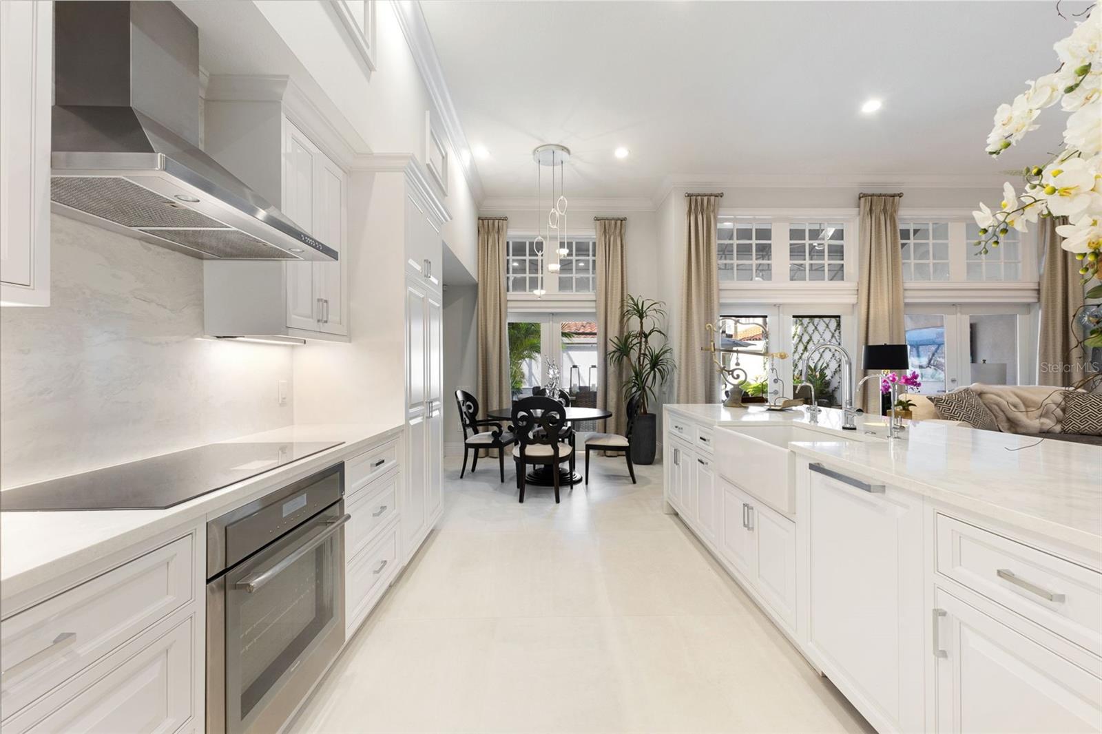 Listing photo id 12 for 4949 Bayshore Boulevard 4949a