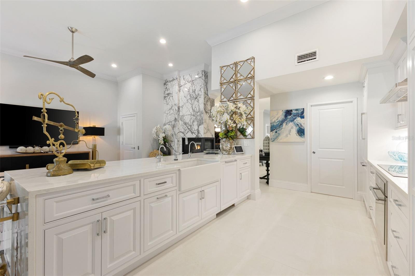Listing photo id 13 for 4949 Bayshore Boulevard 4949a
