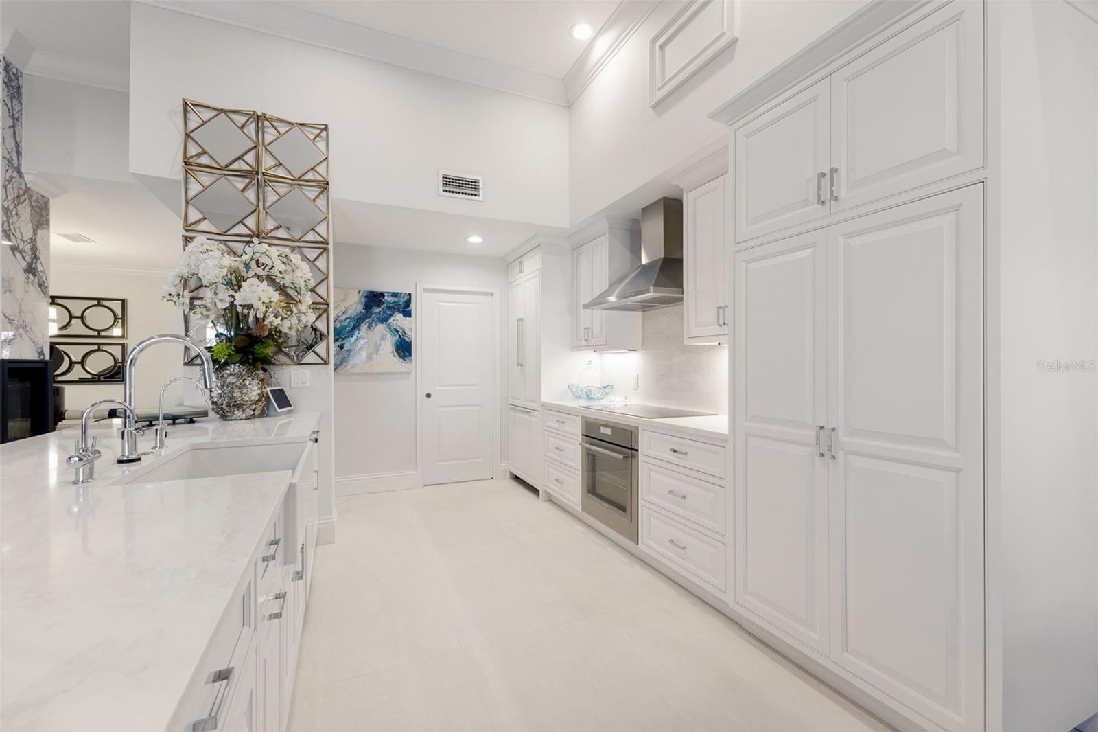 Listing photo id 14 for 4949 Bayshore Boulevard 4949a