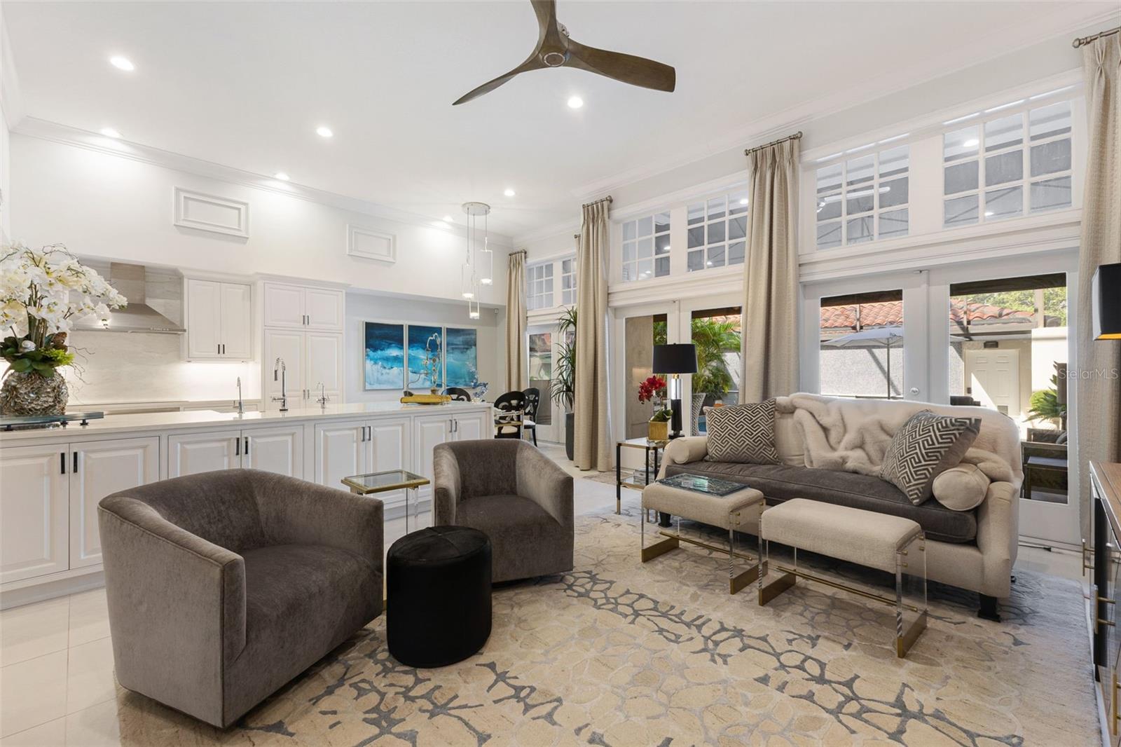 Listing photo id 16 for 4949 Bayshore Boulevard 4949a