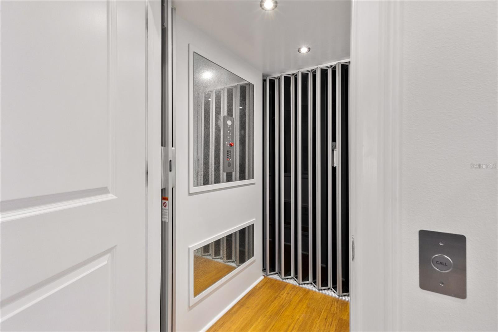 Listing photo id 19 for 4949 Bayshore Boulevard 4949a