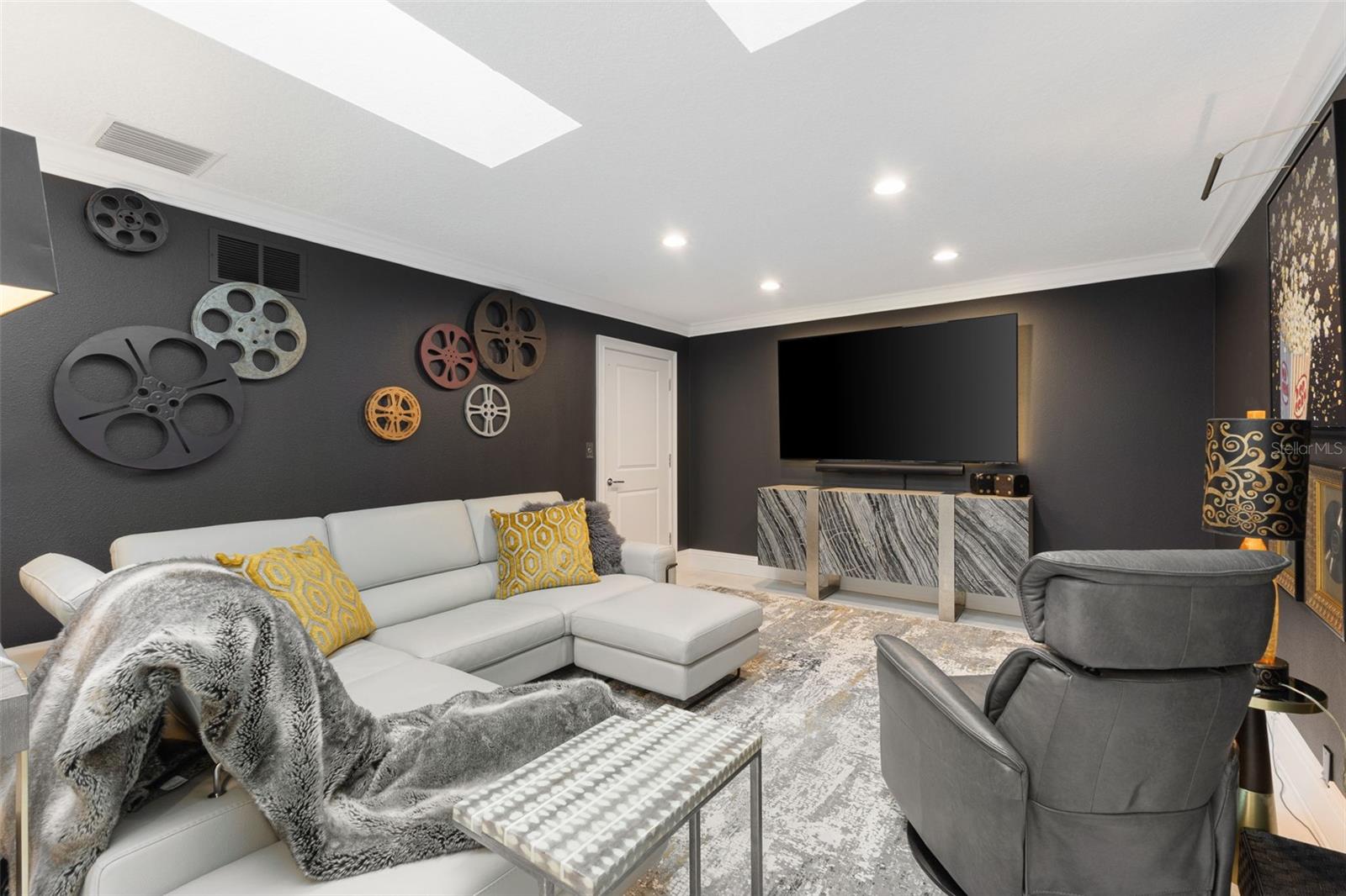 Listing photo id 21 for 4949 Bayshore Boulevard 4949a