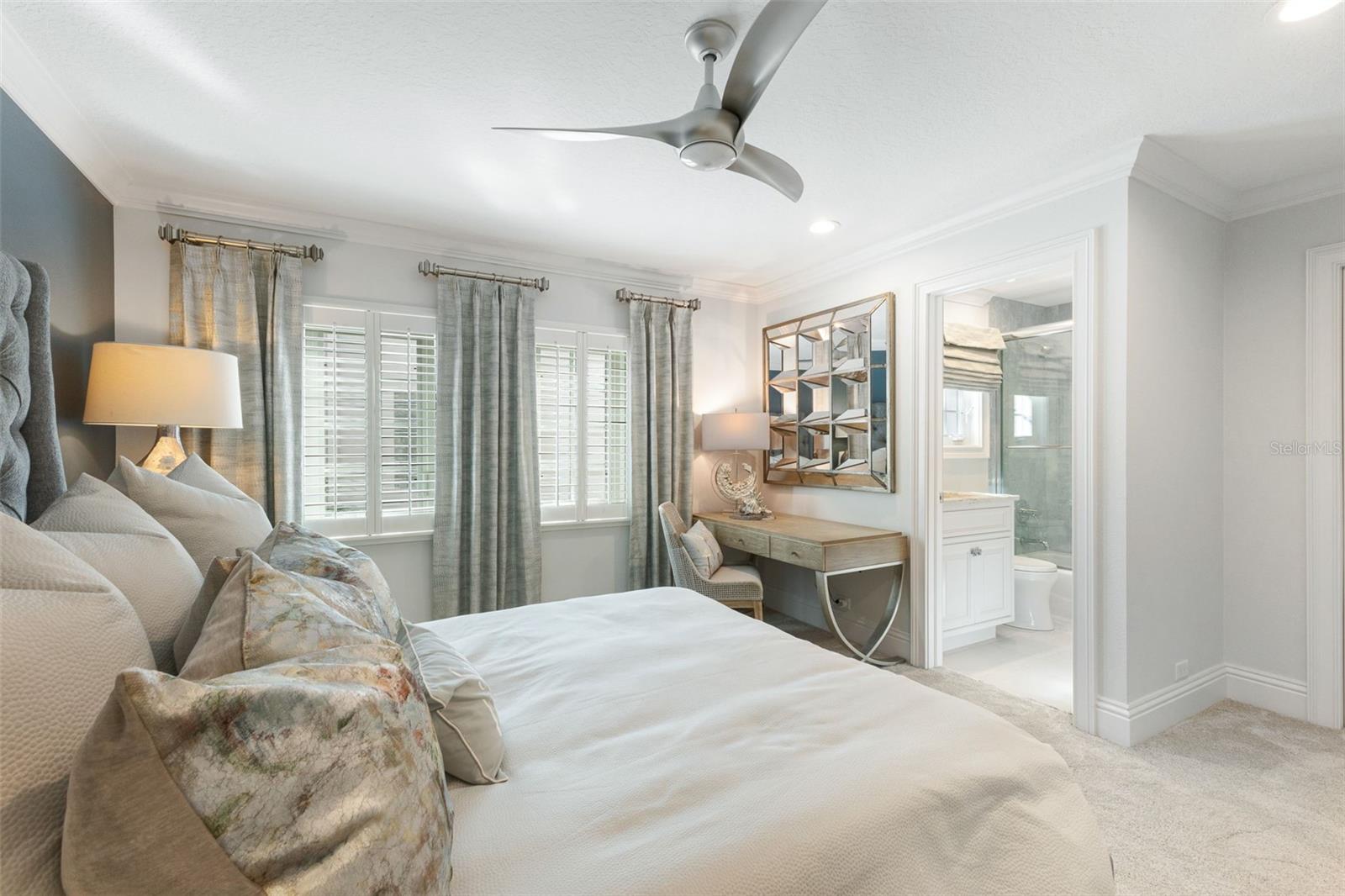 Listing photo id 32 for 4949 Bayshore Boulevard 4949a
