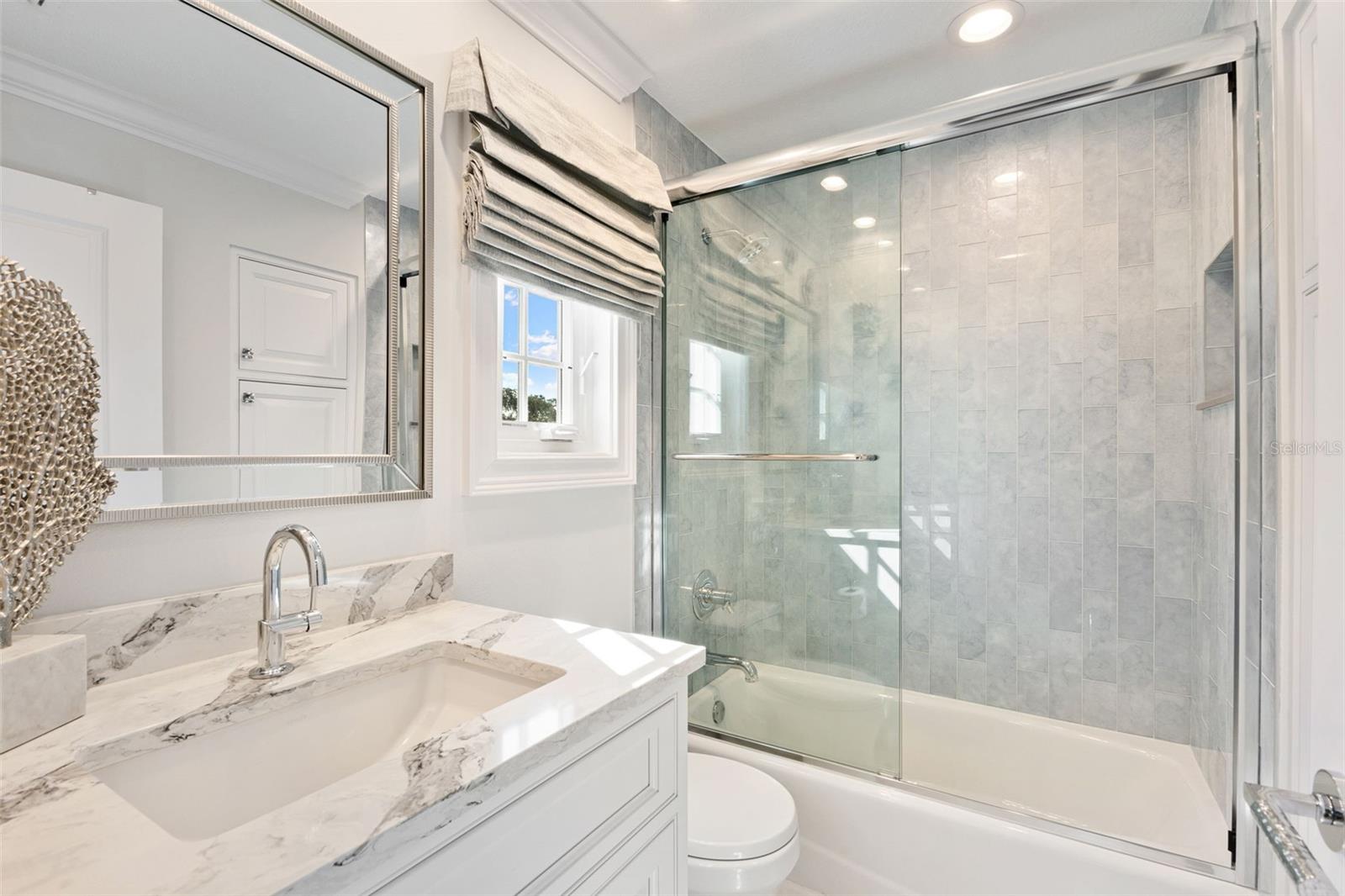 Listing photo id 33 for 4949 Bayshore Boulevard 4949a
