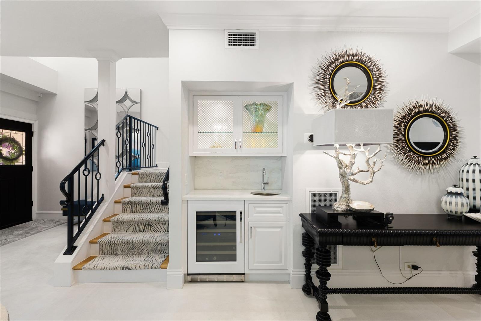 Listing photo id 4 for 4949 Bayshore Boulevard 4949a