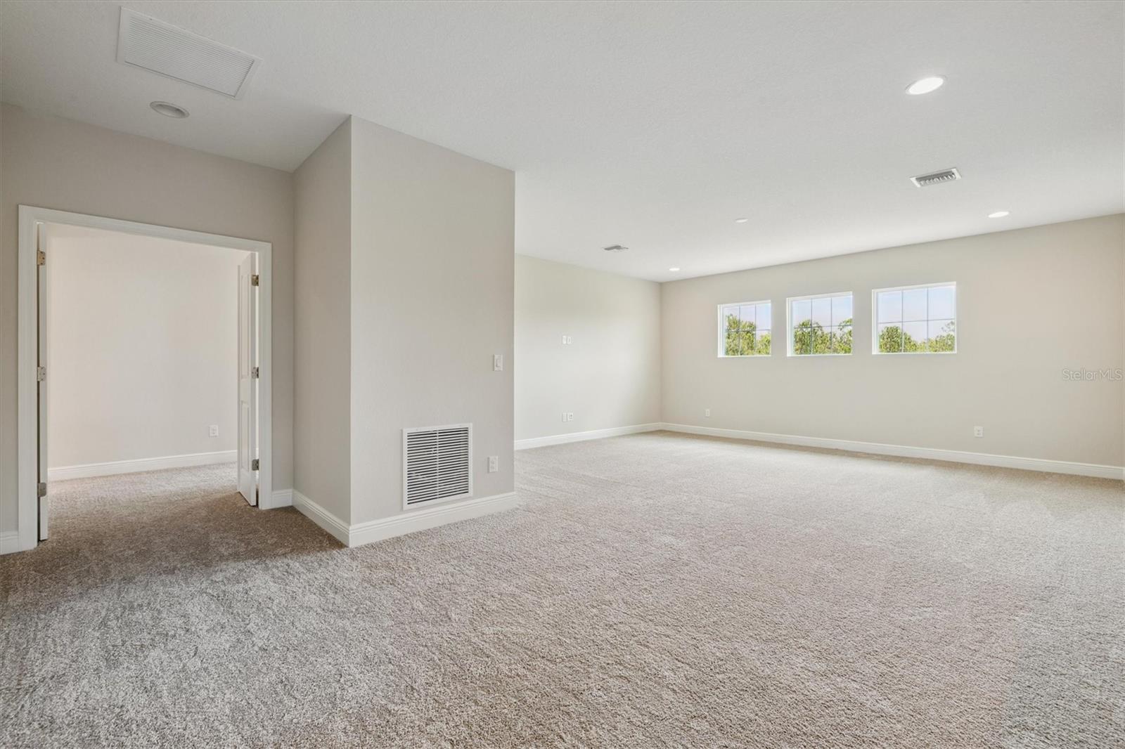 Image 7 of 27 For 8822 Eastwyck Drive