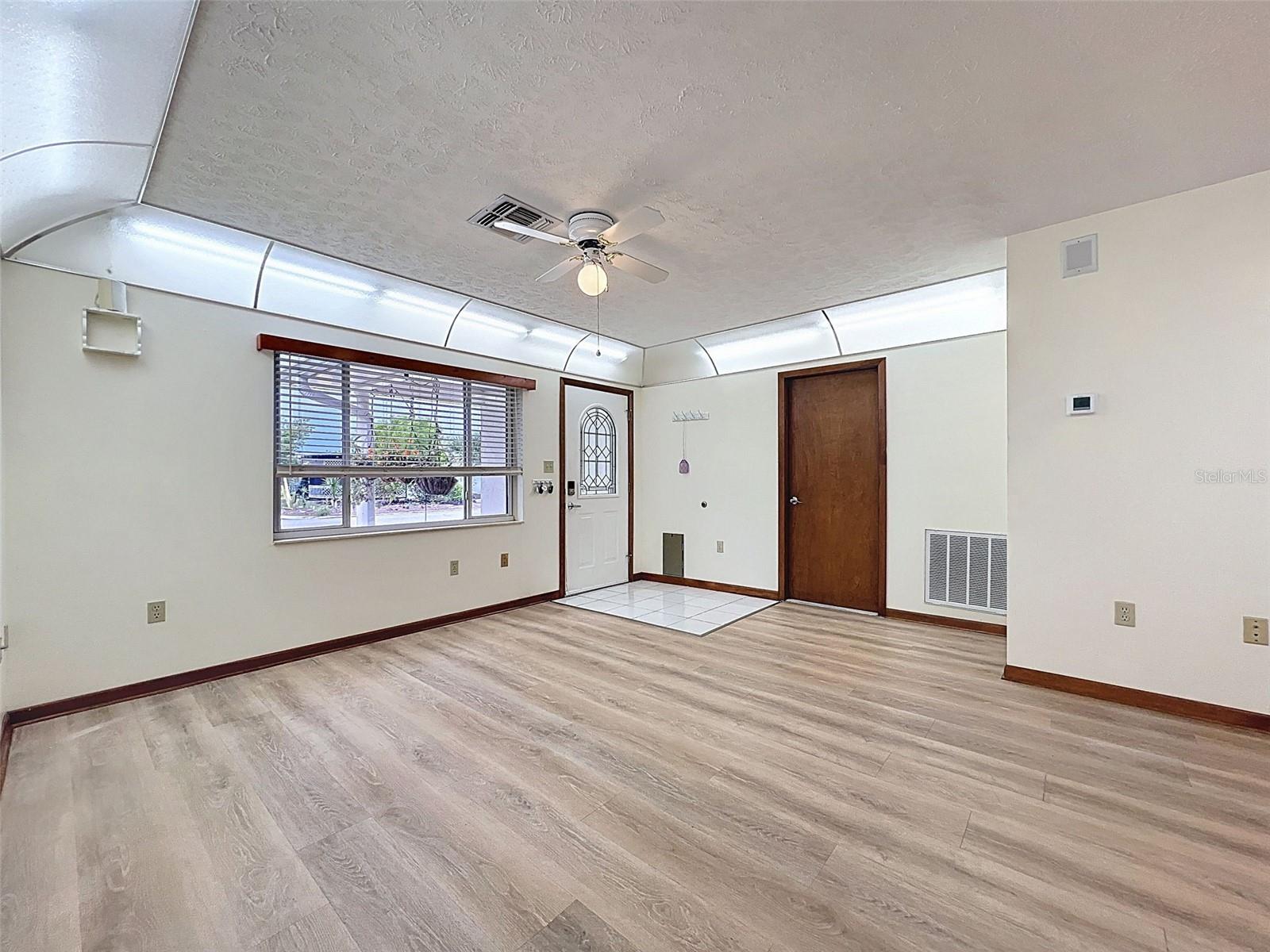 Listing photo id 9 for 2317 Chatlin Road