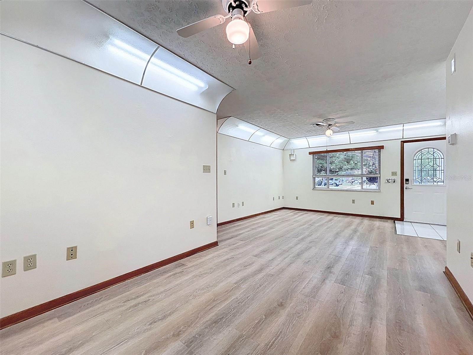 Listing photo id 11 for 2317 Chatlin Road