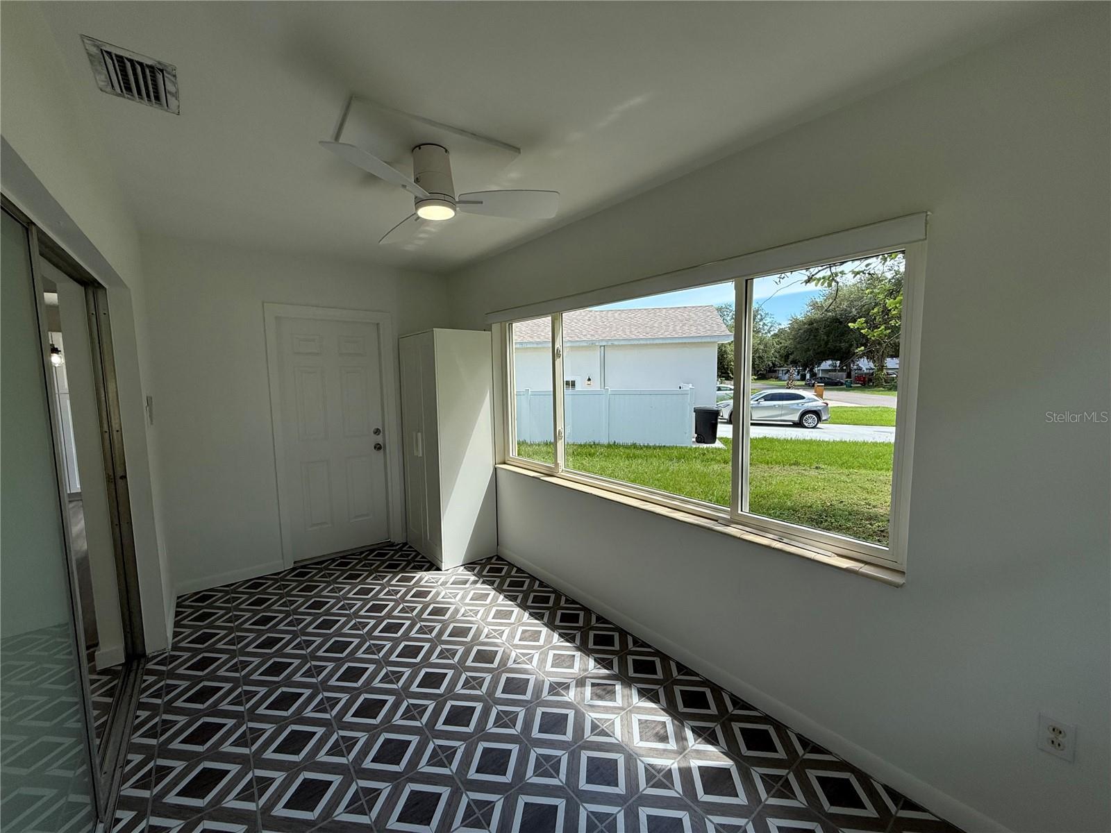 Image 14 of 21 For 5995 59th Way N