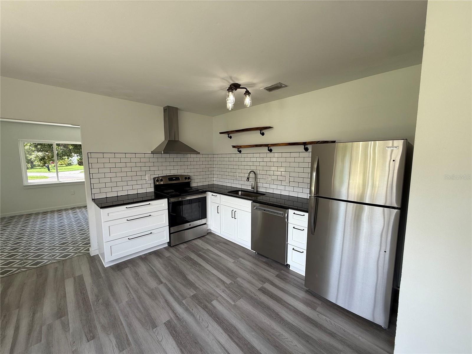 Image 2 of 21 For 5995 59th Way N
