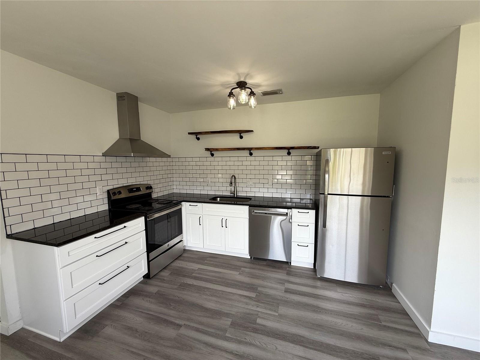 Image 3 of 21 For 5995 59th Way N