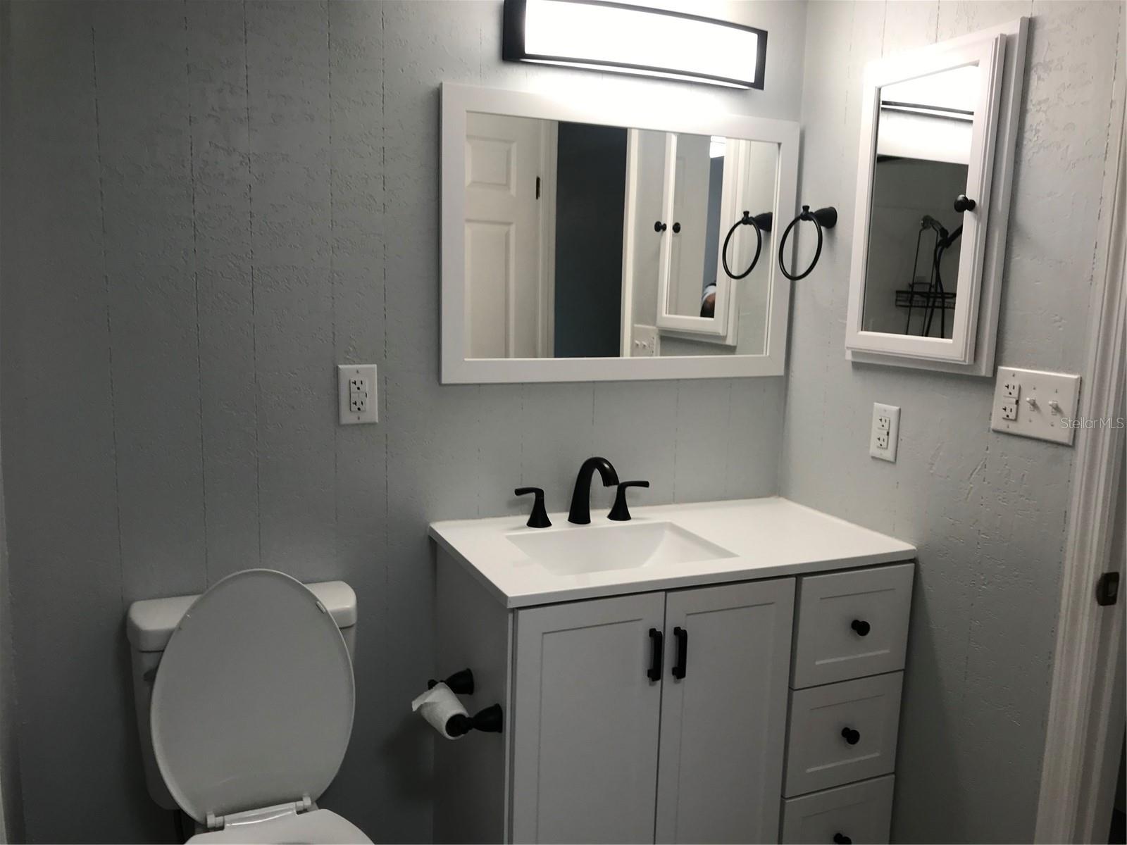 Image 18 of 25 For 7196 Cr 651  