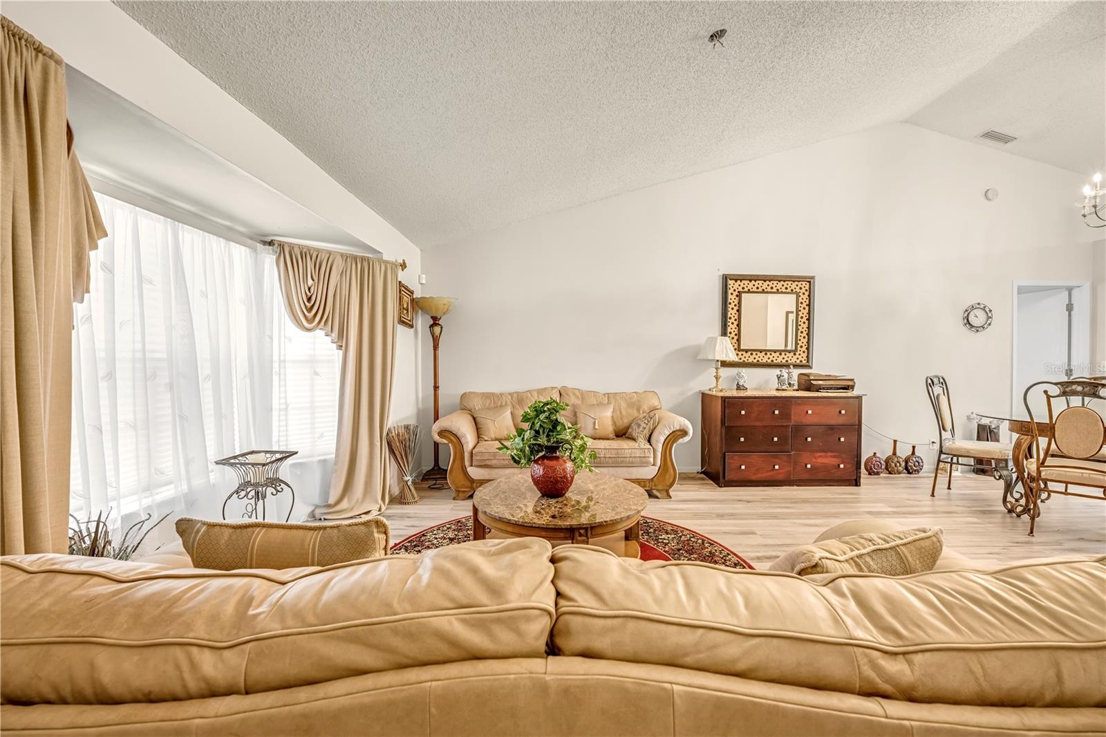 Image 12 of 47 For 12196 Bluefield Street