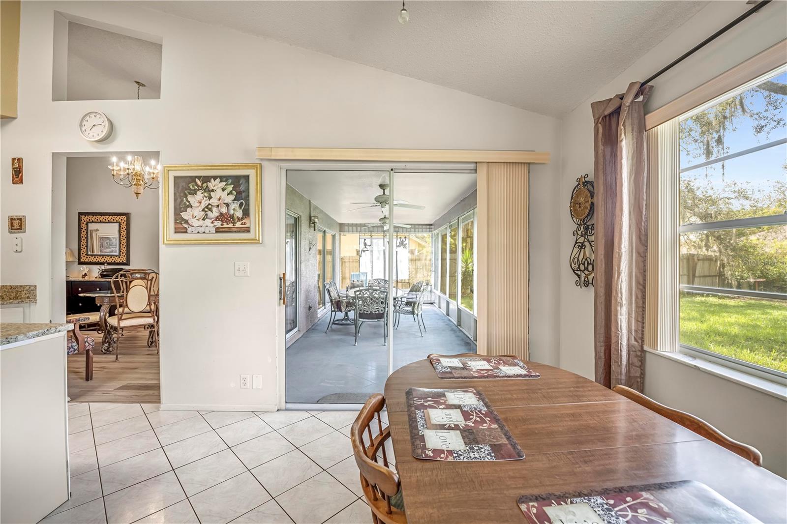 Image 21 of 47 For 12196 Bluefield Street