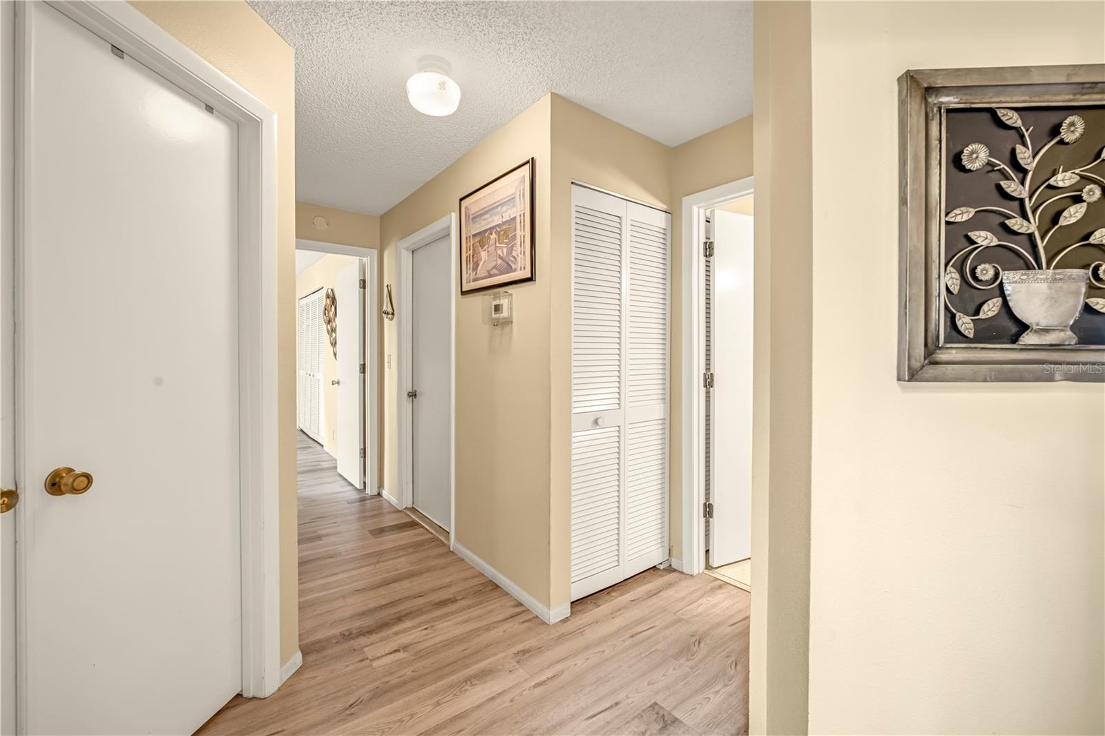 Image 33 of 47 For 12196 Bluefield Street