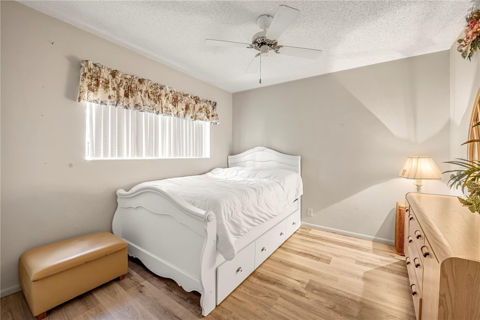 Image 41 of 47 For 12196 Bluefield Street