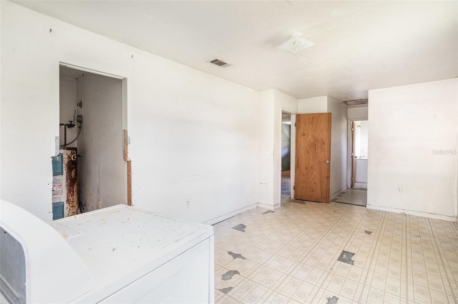 Image 13 of 24 For 2208 1st Avenue E