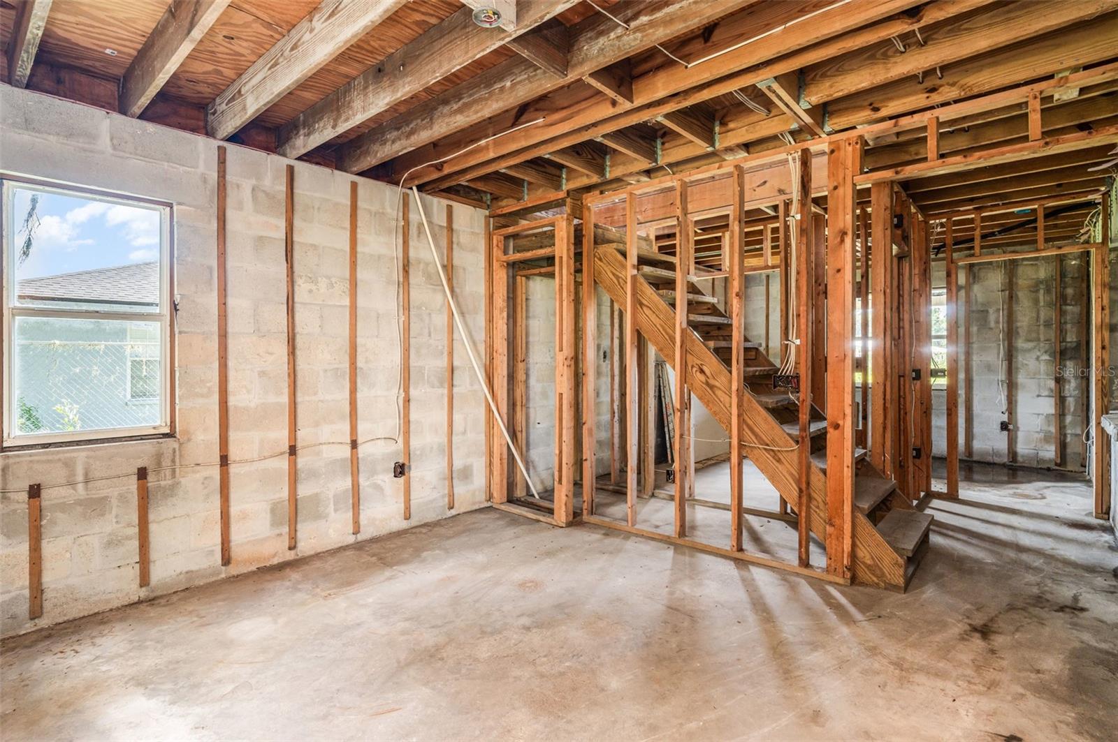 Image 17 of 24 For 2208 1st Avenue E