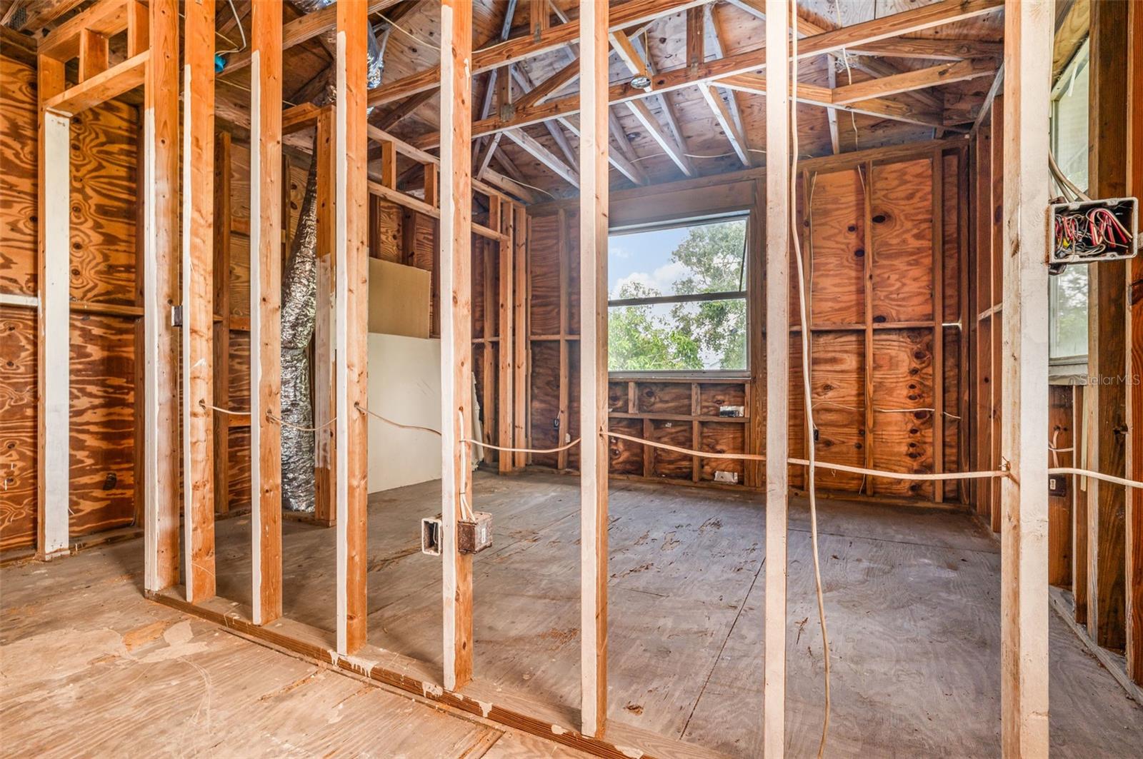 Image 19 of 24 For 2208 1st Avenue E