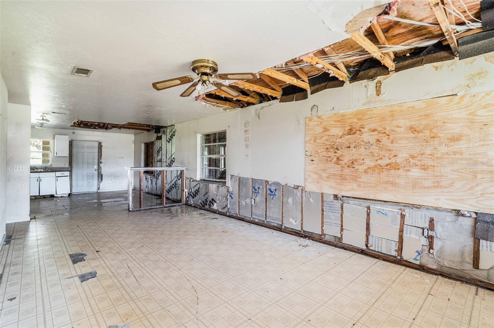 Image 4 of 24 For 2208 1st Avenue E