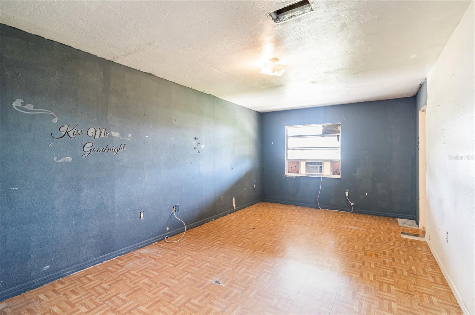 Image 8 of 24 For 2208 1st Avenue E