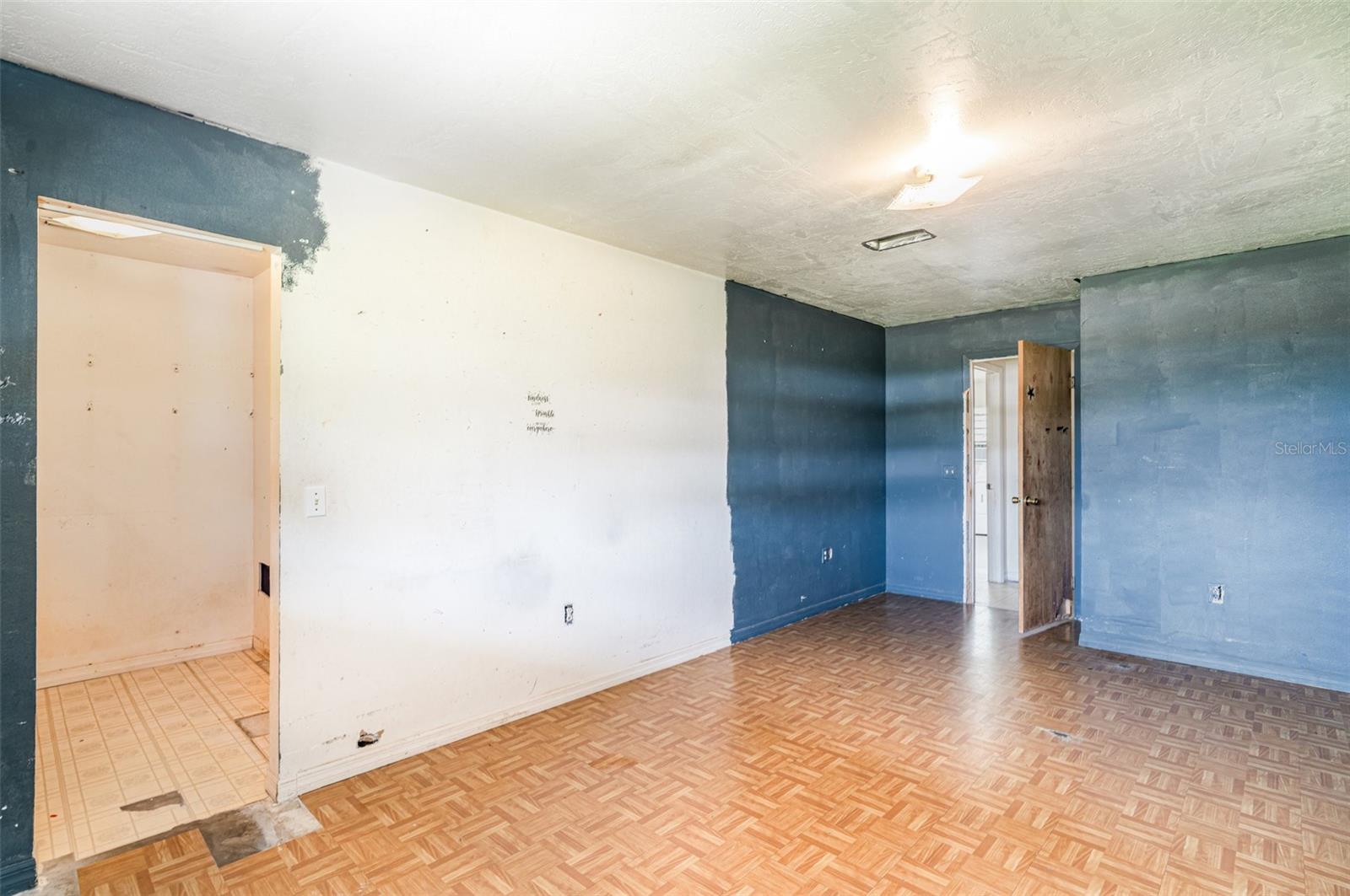 Image 9 of 24 For 2208 1st Avenue E