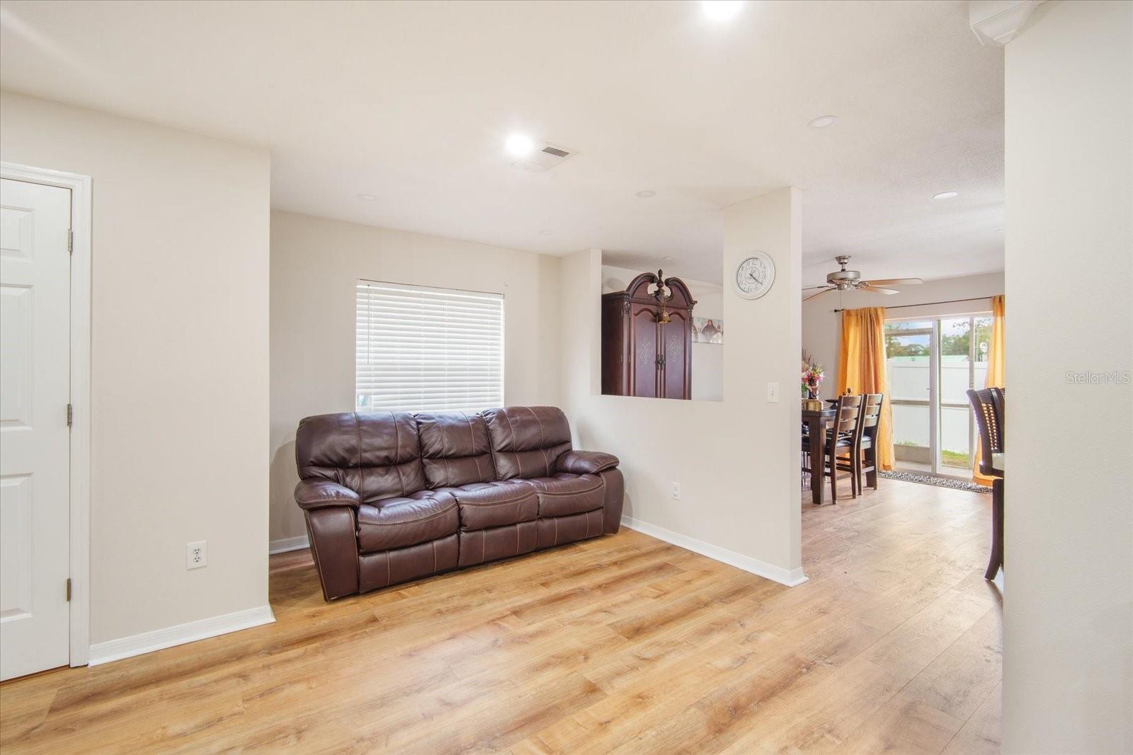 Image 6 of 18 For 8012 Savannah Sunset Lane