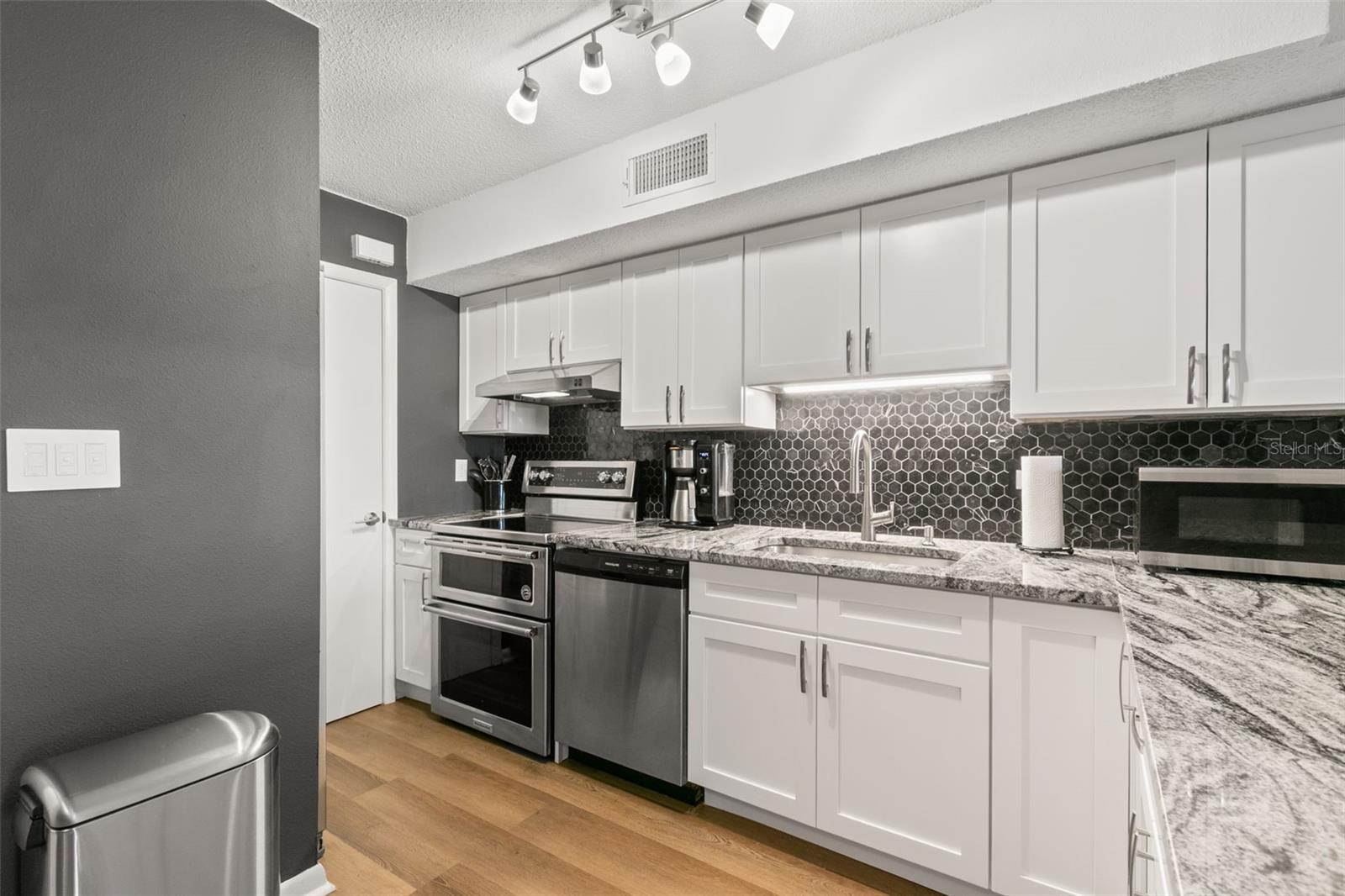 Image 11 of 23 For 6400 46th Avenue N 306