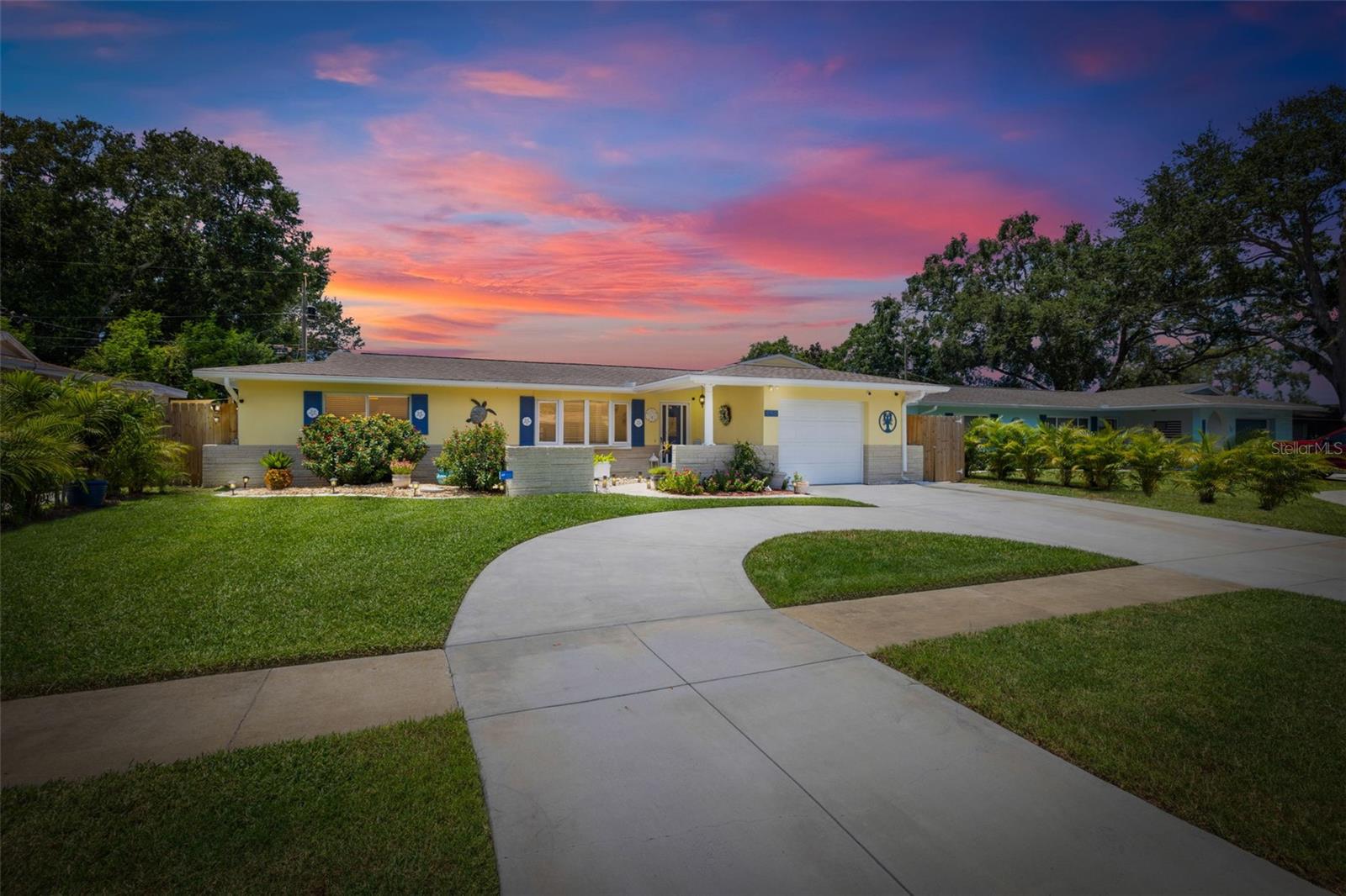 Details for 502 E Lake Drive, LARGO, FL 33771