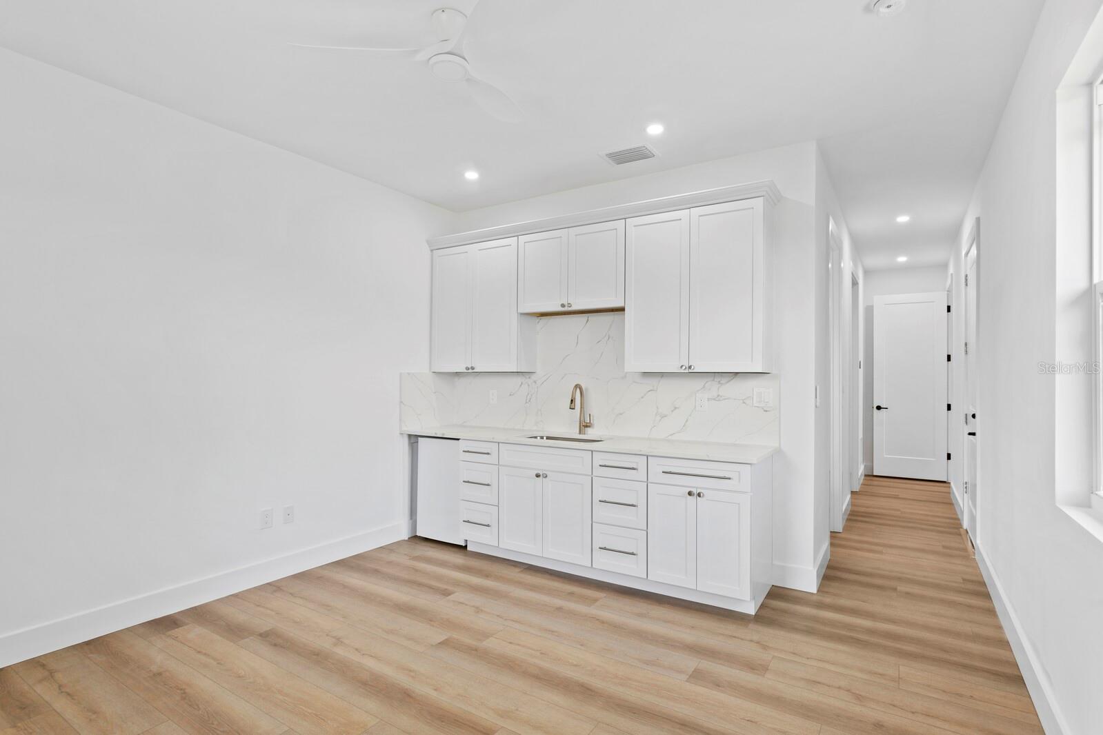 Listing photo id 39 for 2202 Newberger Road