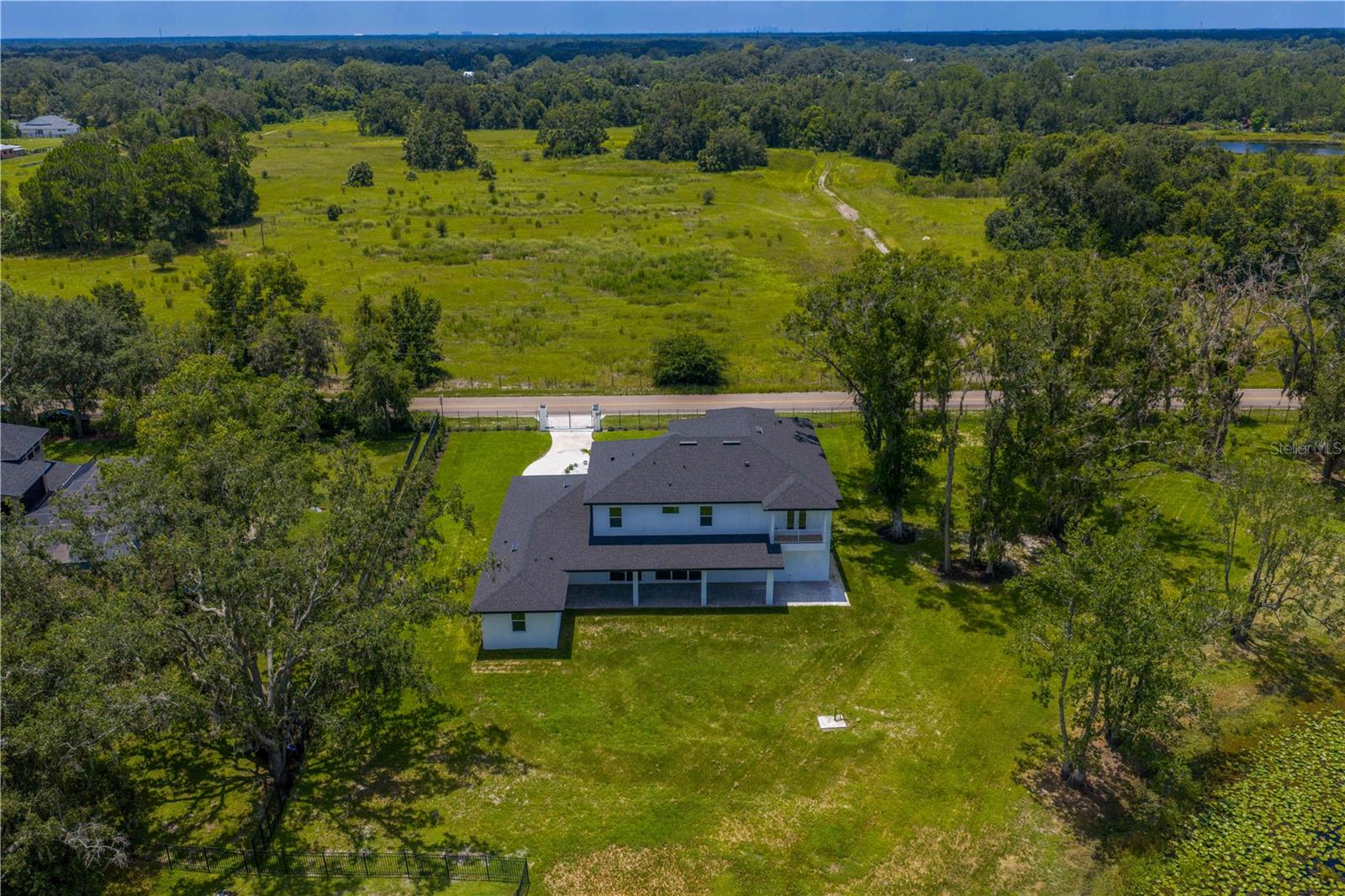 Listing photo id 46 for 2202 Newberger Road