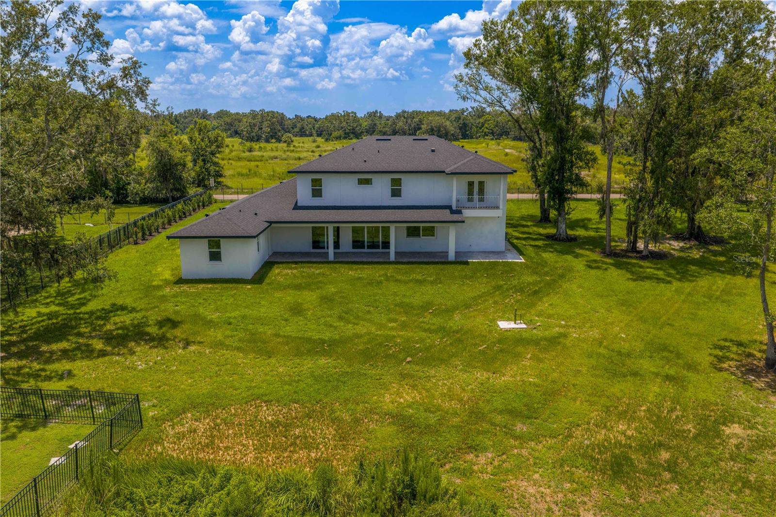 Listing photo id 3 for 2202 Newberger Road