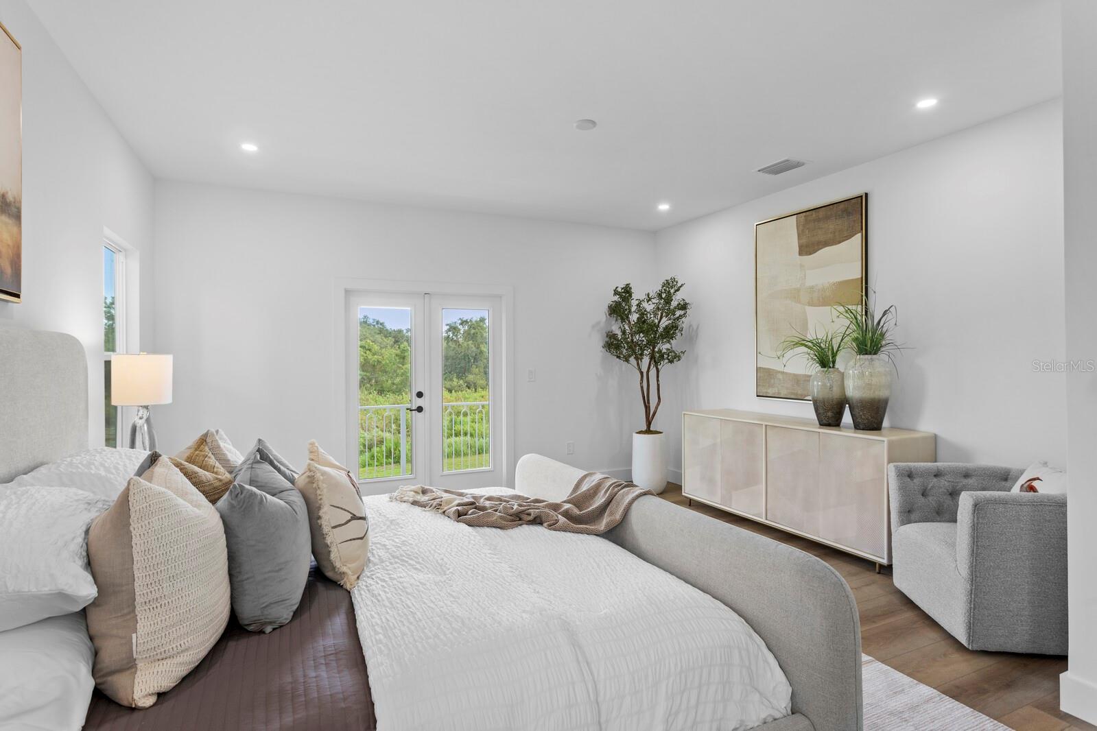 Listing photo id 7 for 2202 Newberger Road