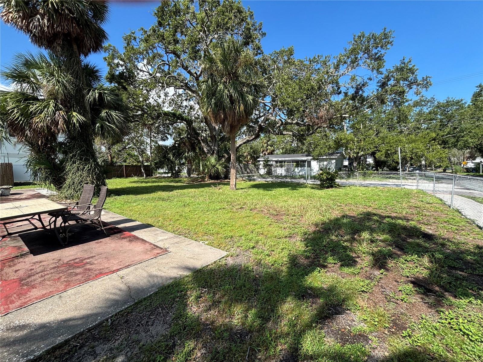 Image 20 of 21 For 422 15th Avenue S
