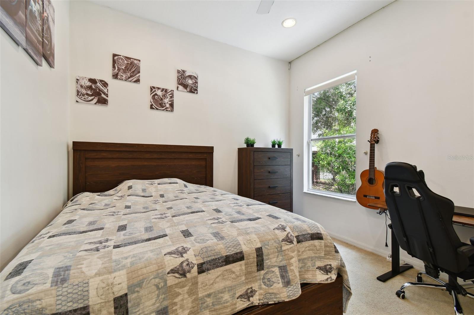 Image 16 of 45 For 10502 Castleford Way