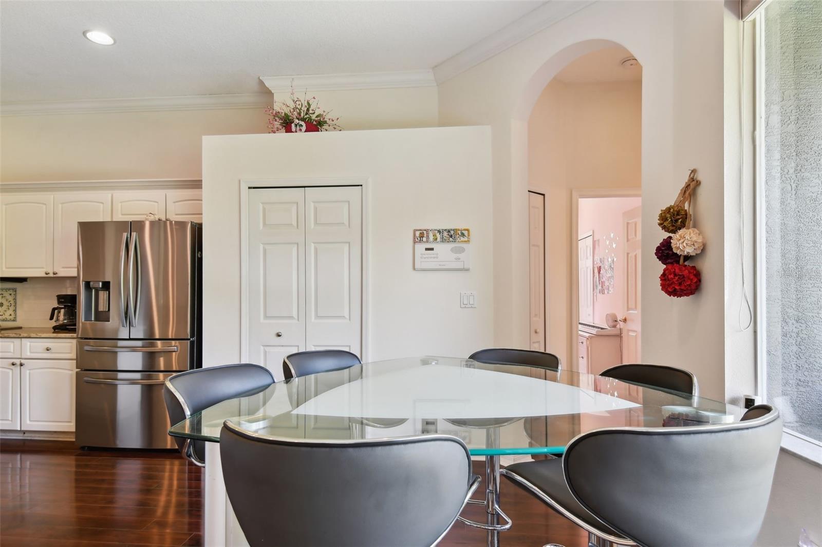 Image 23 of 45 For 10502 Castleford Way