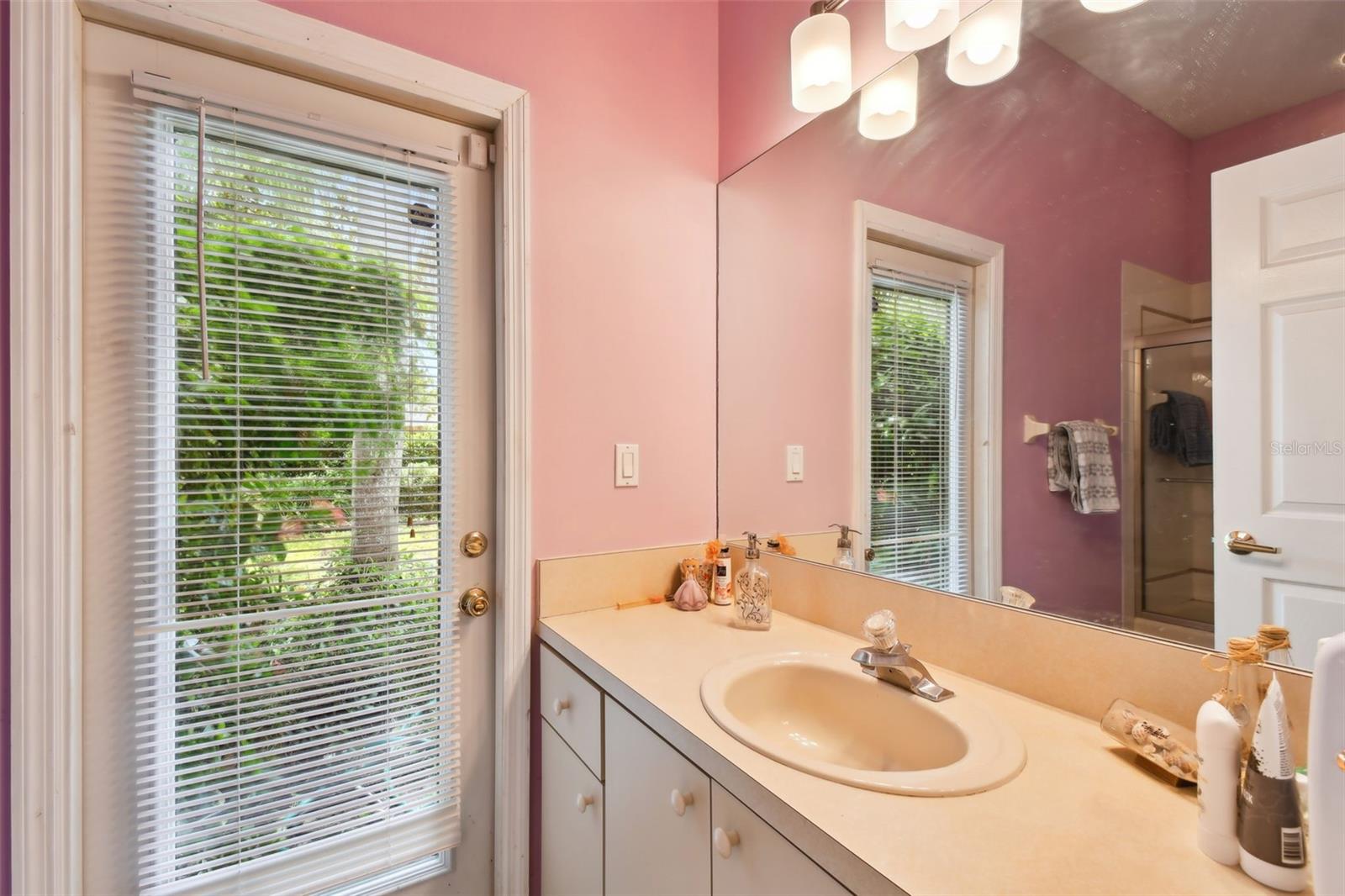 Image 26 of 45 For 10502 Castleford Way