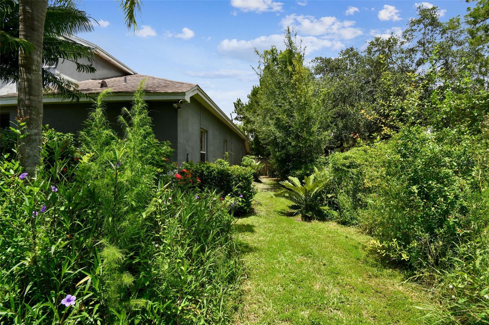 Image 37 of 45 For 10502 Castleford Way