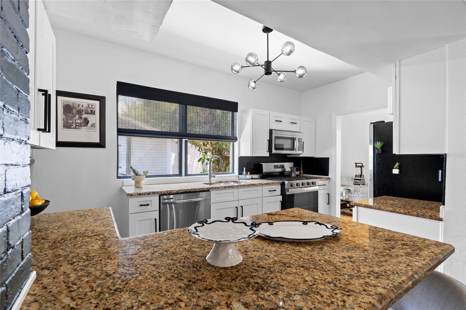 Image 10 of 43 For 1713 10th Avenue W