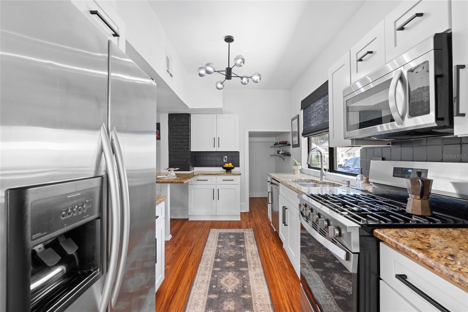 Image 12 of 43 For 1713 10th Avenue W
