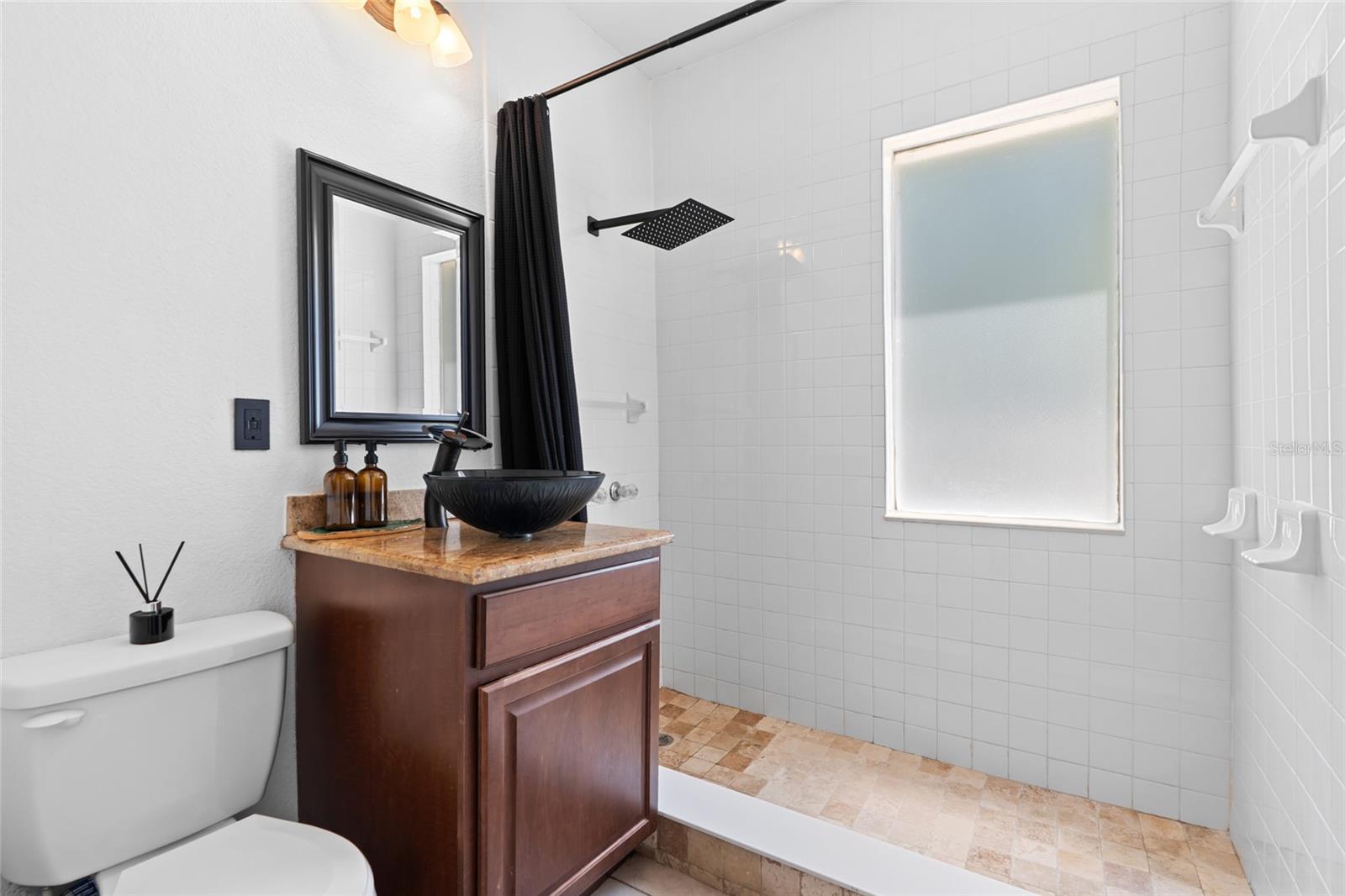 Image 15 of 43 For 1713 10th Avenue W