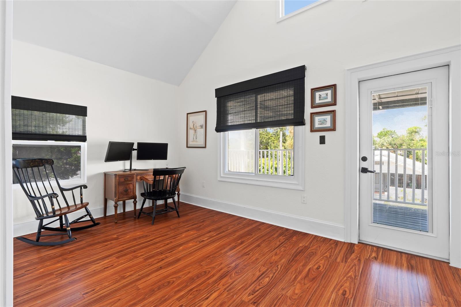 Image 17 of 43 For 1713 10th Avenue W