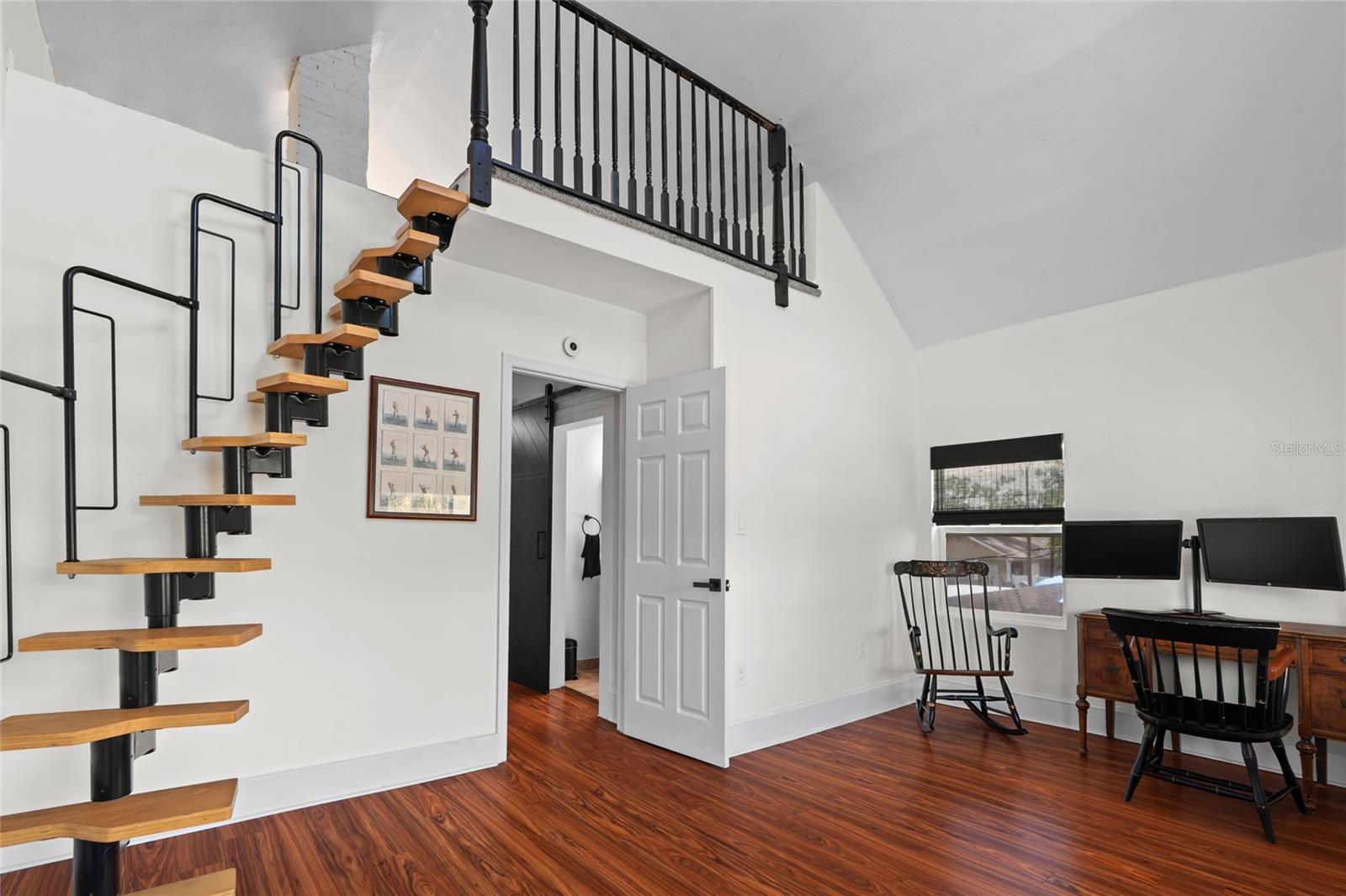 Image 18 of 43 For 1713 10th Avenue W